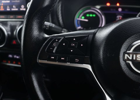 Nissan Juke 1.6 Juke N-Connecta HEV CVT 5dr 31