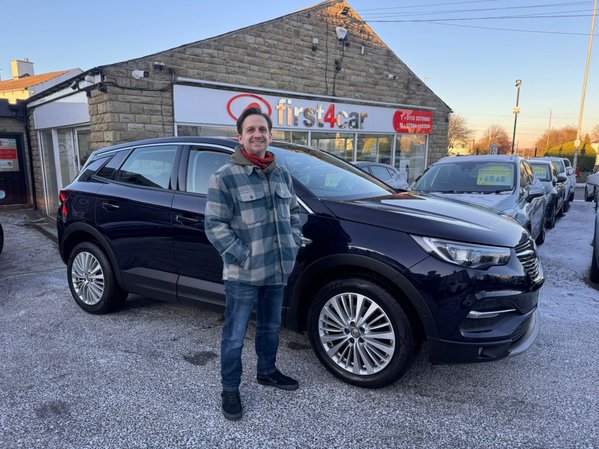 Rob from Leeds collecting his new Vauxhall Grandland X.