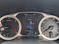 Nissan Navara DCI TEKNA 4X4 SHR DCB 30