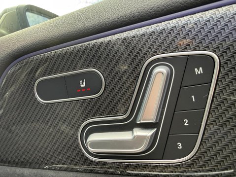 Mercedes-Benz GLA 2.0 GLA220d AMG Line (Premium Plus) SUV 5dr Diesel 8G-DCT 4MATIC Euro 6 (s/ 29