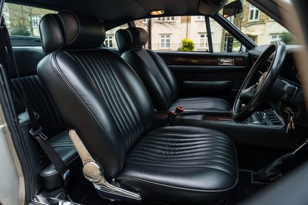 Aston Martin V8 Vantage X-Pack RESTORED 23