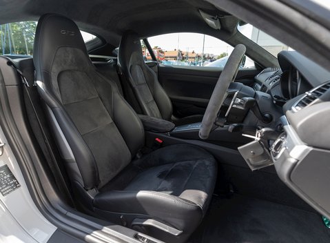 Porsche 718 Cayman GTS 12