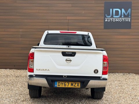 Nissan Navara 2.3 Navara N-Connecta dCi 4WD 5dr 5