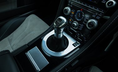 Aston Martin DBS V12 23