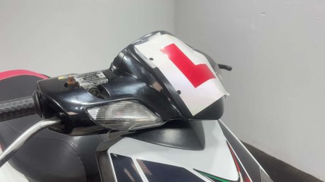 Aprilia SR 2013 12K RUNNING 2 STROKE PROJECT SCOOTER 50CC LEARNER BIKE 21