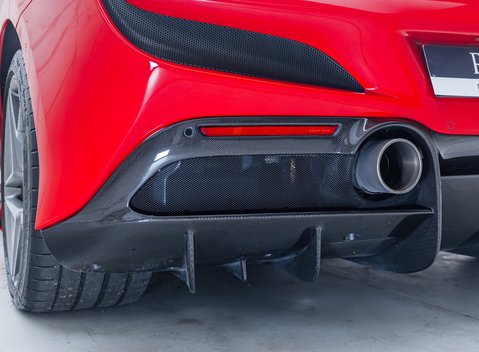 Ferrari F8 Spider 45