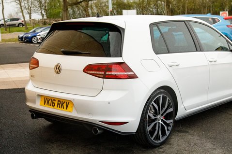 Volkswagen Golf GTI DSG 8