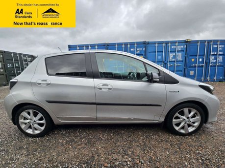 Toyota Yaris 1.5 VVT-h T Spirit Hatchback 5dr Petrol Hybrid CVT Euro 5 (101 ps) 13