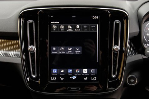 Volvo XC40 B4 R-DESIGN MHEV 22