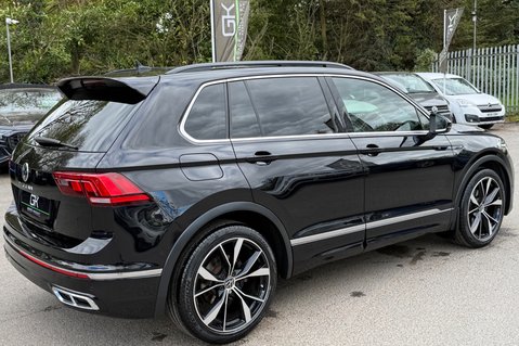 Volkswagen Tiguan R-LINE TDI DSG - RARE LEATHER INTERIOR - APPLE CAR PLAY -CAMERA 6