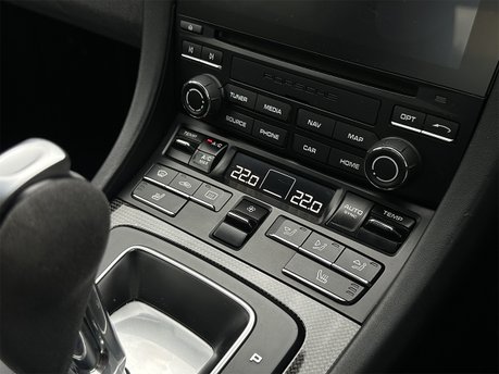 Porsche 911 CARRERA GTS PDK 62