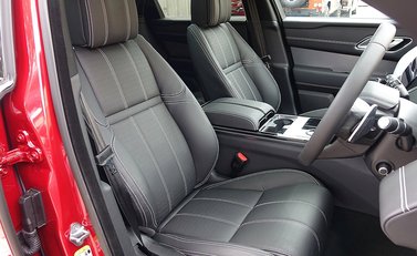 Land Rover Range Rover Velar R-Dynamic D300 HSE 14