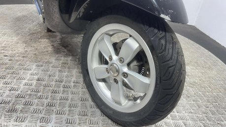 Piaggio Vespa Primavera 2017 22K GOOD RUNNING PROJECT SCOOTER 125CC LEARNER BIKE 9