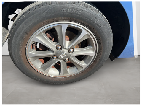 Hyundai i10 1.0 Premium 5dr 29