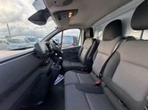 Renault Trafic LWB L2H1 Low Roof Advance Ll30 Air Cruise SELECT 13