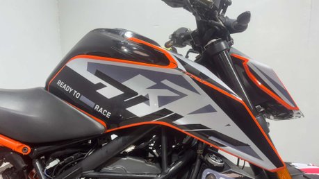 KTM Duke 2018 26K RUNNING PROJECT BIKE SPARES OR REPAIR 125CC NAKED 9