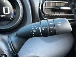 Toyota Yaris 1.5 Yaris Design HEV CVT 5dr 60