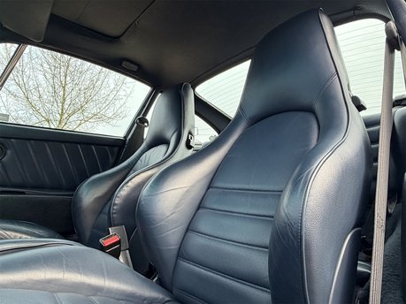 Porsche 911 CARRERA 3.2 BACK-DATE 44