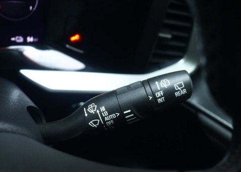 Vauxhall Mokka 50kWh Elite Nav Premium SUV 5dr Electric Auto (136 ps) 40