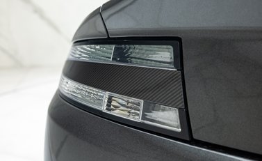 Aston Martin V12 Vantage ROADSTER 50