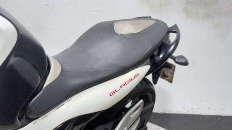 Suzuki Gladius 650 2012, 54K, 650CC RUNNING NAKED, SPARES/REPAIR/PROJECT 22