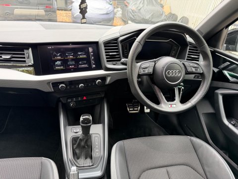 Audi A1 SPORTBACK TFSI S LINE 26