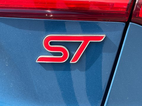 Ford Focus 2.3T EcoBoost ST Hatchback 5dr Petrol Manual Euro 6 (s/s) (280 ps) 19