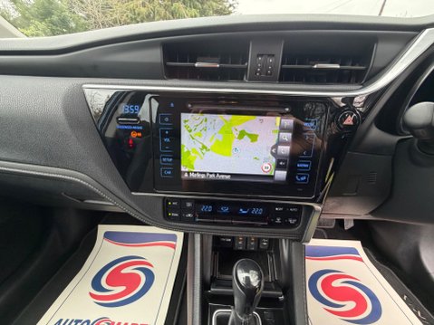 Toyota Auris 1.2 VVT-i Excel CVT Euro 6 (s/s) 5dr (Safety Sense) 73