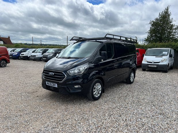 Ford Transit Custom SWB L1H1 Low Roof Limited 300 Air Con Alloys Sensors EURO 6 NO VAT 2
