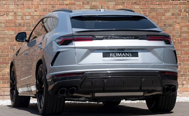 Lamborghini Urus 3