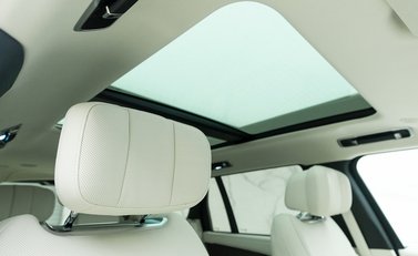 Land Rover Range Rover P440e Autobiography LWB PHEV 11