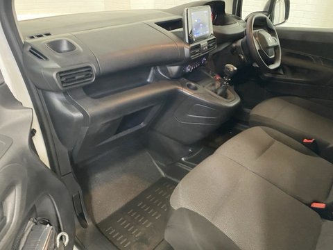 Peugeot Partner BLUEHDI PROFESSIONAL PREMIUM PLUS L1 18