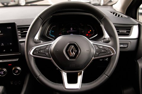 Renault Captur TECHNO E-TECH 19