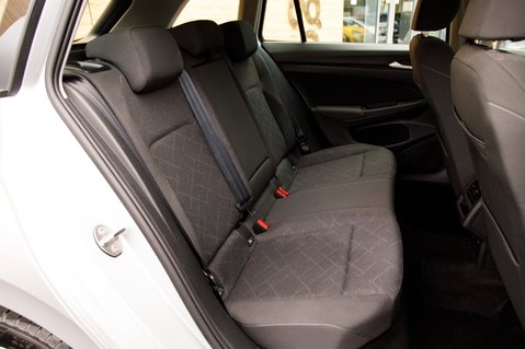 Volkswagen Golf LIFE TSI 34