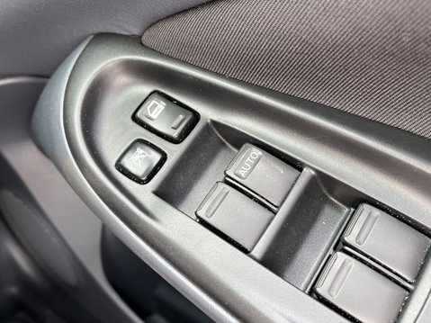 Nissan Almera 1.8 16v SXE 5dr 20