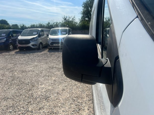 Vauxhall Vivaro LWB High Roof L2H2 120 Bi Turbo Air Con 1 Owner 18