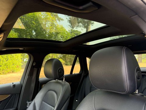 Mercedes-Benz GLC 3.0 GLC350d V6 AMG Line (Premium Plus) G-Tronic 4MATIC Euro 6 (s/s) 5dr 8