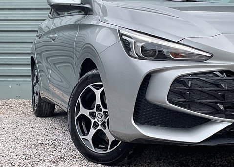 MG MG3 1.5 HYBRID+ TROPHY 2