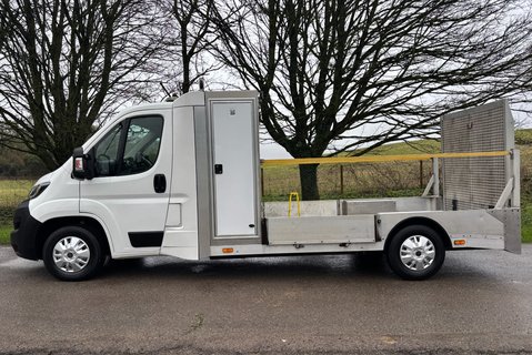 Peugeot Boxer 165ps BlueHDi 335 Drop & Go Low Floor Traffic Management - Toolbox 7