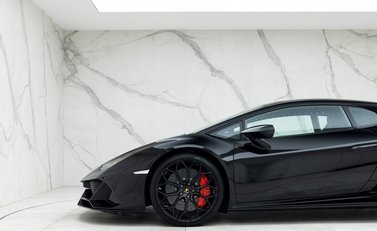 Lamborghini Huracan LP640-4 EVO 22