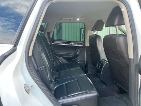 Volkswagen Touareg 3.0 Touareg V6 SE TDI BlueMotion Technology Auto 4WD 5dr 14