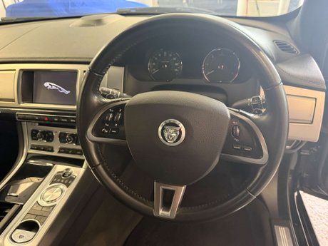 Jaguar XF 3.0d S V6 Premium Luxury Saloon 4dr Diesel Auto Euro 5 (s/s) (275 ps) 27