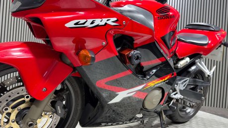 Honda CBR 2001 ONLY 17K VERY CLEAN SPORTS BIKE 600CC PROJECT BIKE 17