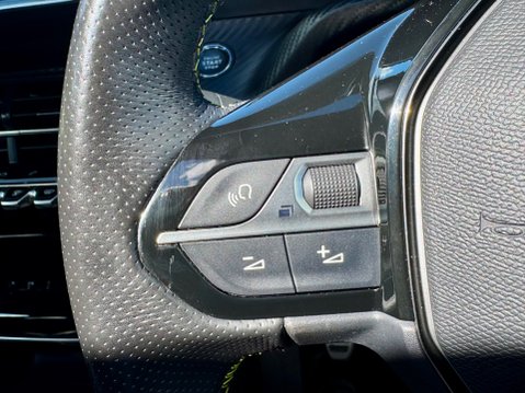 Peugeot 2008 PURETECH S/S GT LINE 29