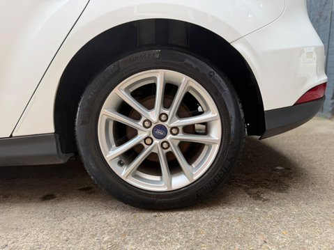 Ford Focus 1.0T EcoBoost Zetec Euro 6 (s/s) 5dr 18
