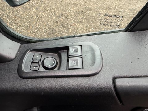 Renault Master 2.3 dCi ENERGY 35 Business Platform Cab FWD LWB Euro 6 (s/s) 2dr 15