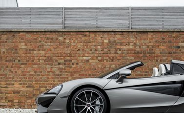 McLaren 570S Spider 27