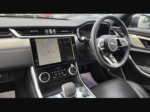 Jaguar XF R-DYNAMIC S 12