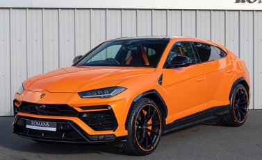 Lamborghini Urus Pearl Capsule 6