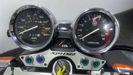 Yamaha XJR1300 2001 37K 1 OWNER NEW MOT SERVICED MUSCLE BIKE 1300CC 7